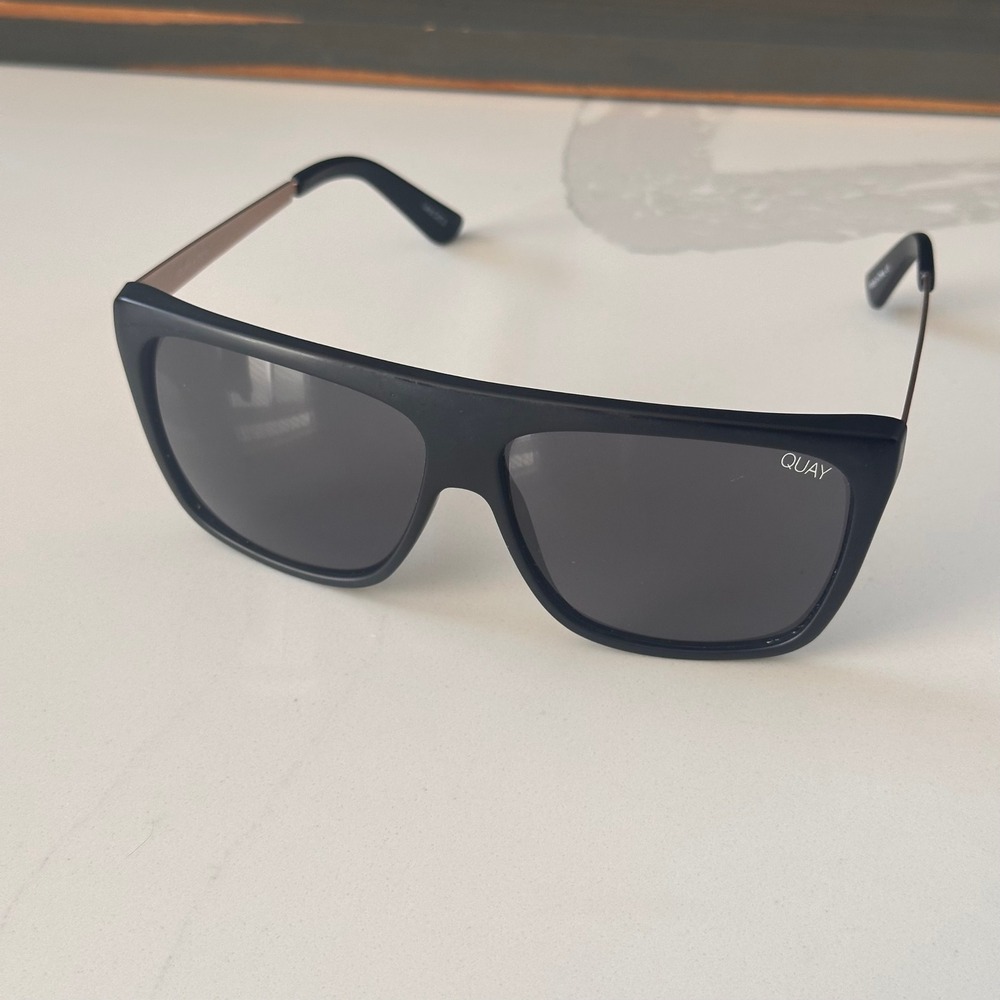 Quay Sunglasses Womens OS Black Excellent OTL II Desi Perkins Rose Gold Flat Top
